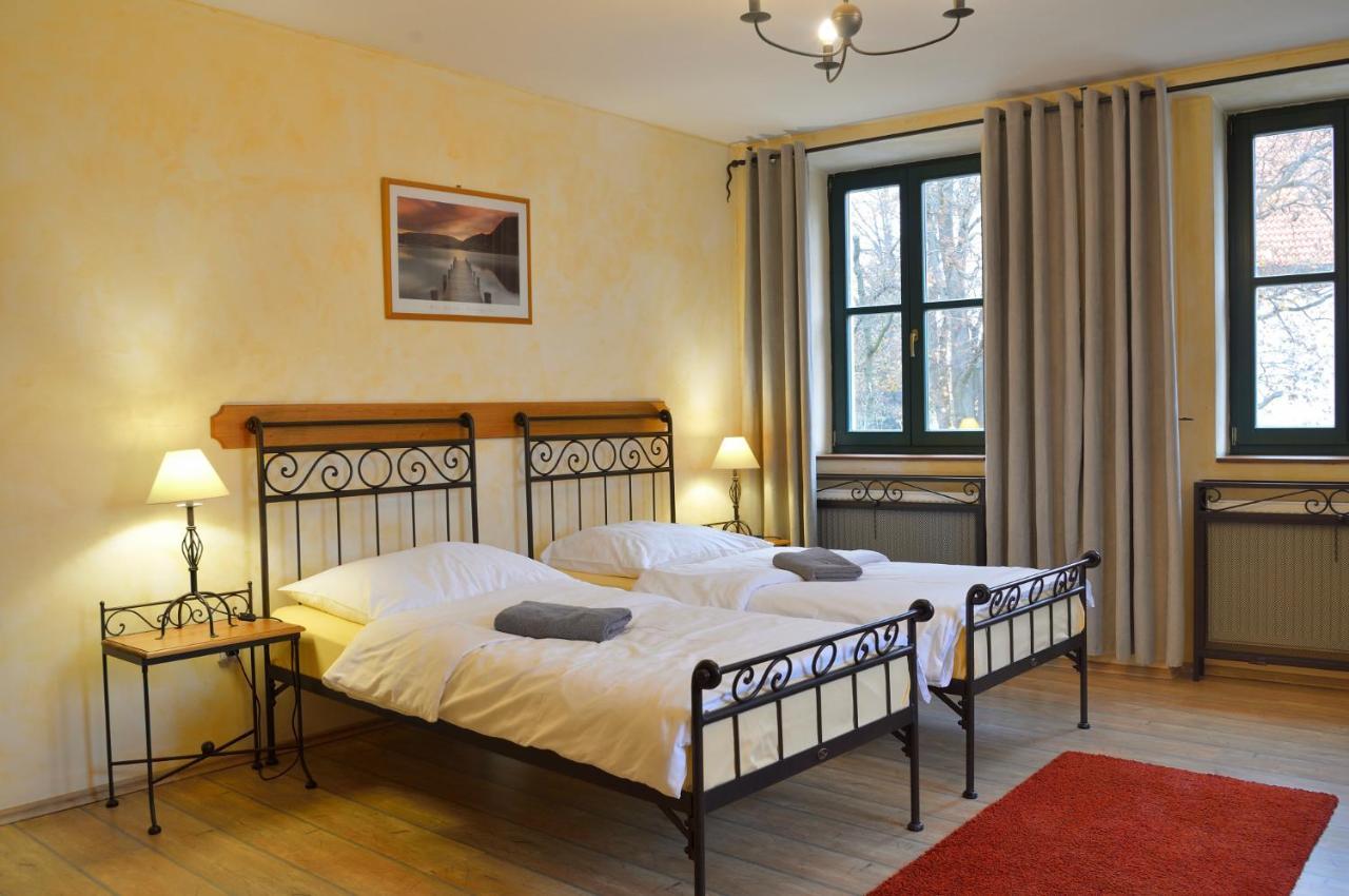 Hotel Via Ironia Vysoké Mýto Exteriör bild